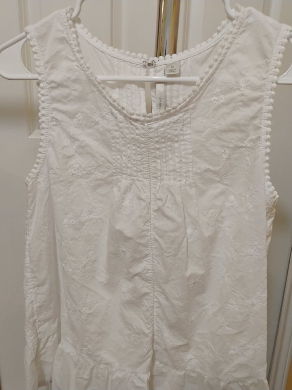 LC White Embroidered Sleeveless Peplum Blouse - Picture 5 of 6